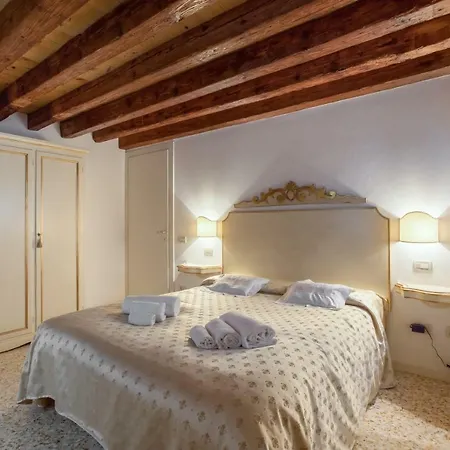Santacroce * Venedik